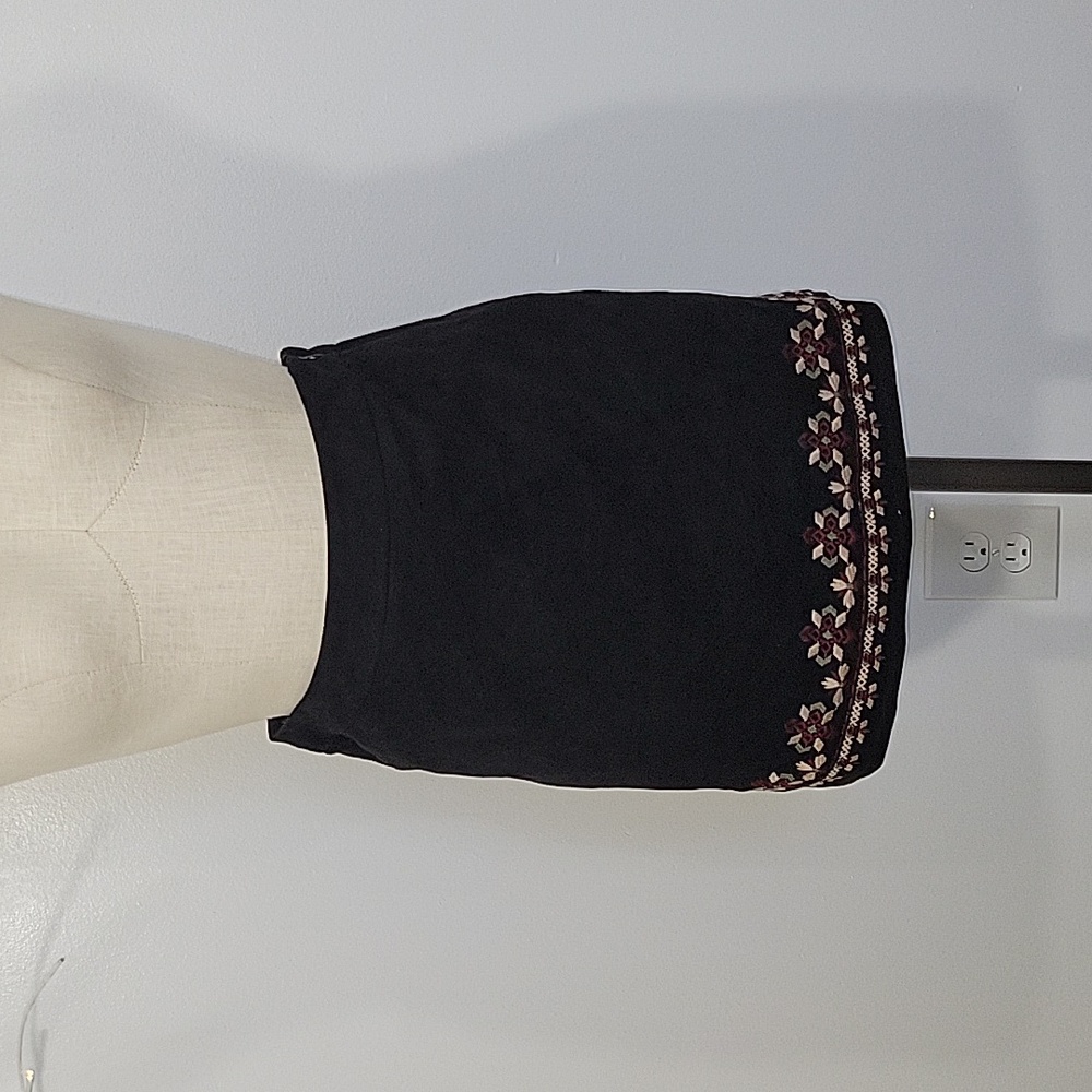 Forever 21 Black Embroidered Faux Suede Mini Skirt SZ M